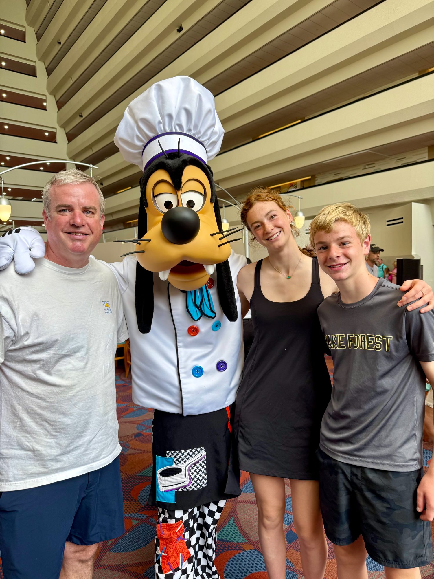Meeting Chef Goofy at a character meal
